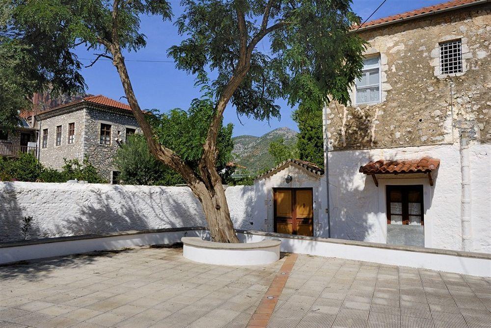 Byzantinon Hotel Leonidio Bagian luar foto