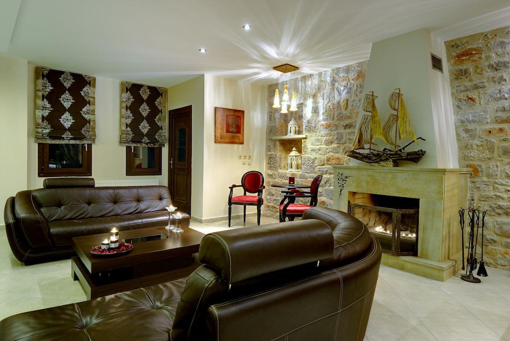 Byzantinon Hotel Leonidio Bagian luar foto