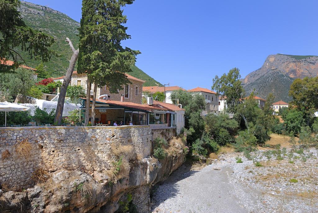 Byzantinon Hotel Leonidio Bagian luar foto