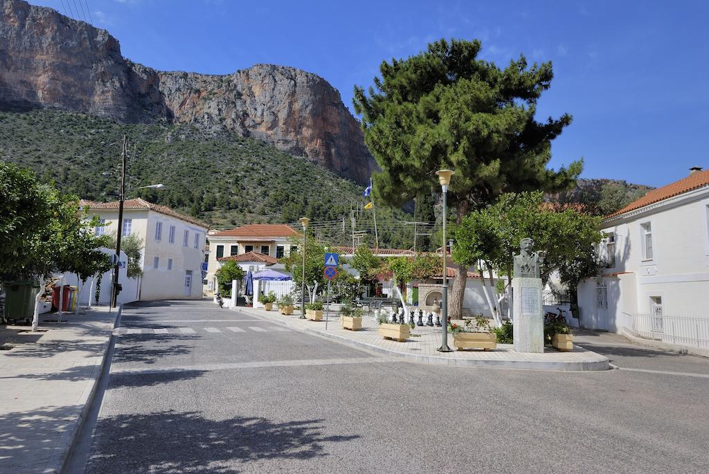Byzantinon Hotel Leonidio Bagian luar foto