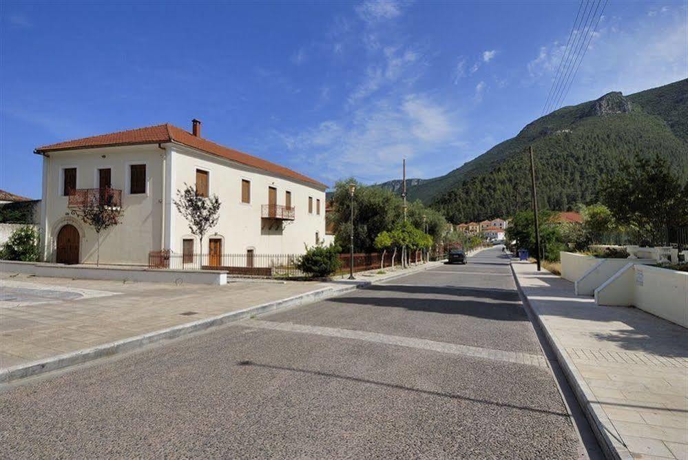 Byzantinon Hotel Leonidio Bagian luar foto