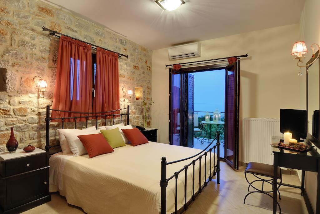 Byzantinon Hotel Leonidio Bagian luar foto